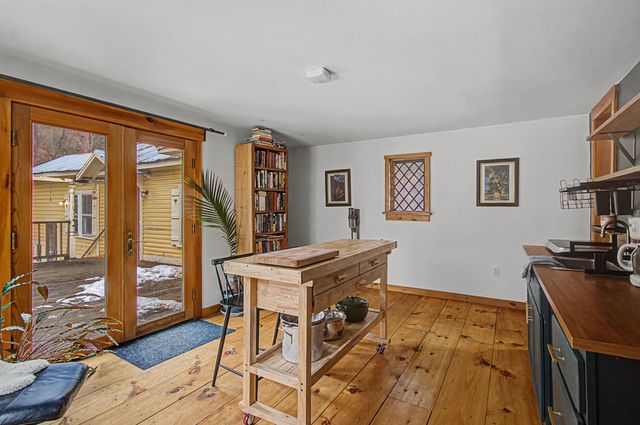 86 Stowe Street, Waterbury, VT 05676