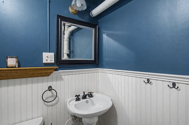 86 Stowe Street, Waterbury, VT 05676