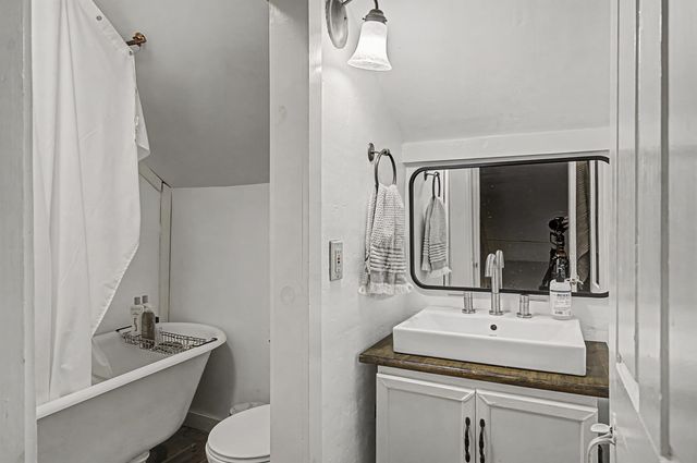 86 Stowe Street, Waterbury, VT 05676