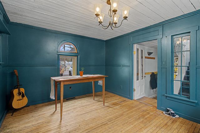 86 Stowe Street, Waterbury, VT 05676