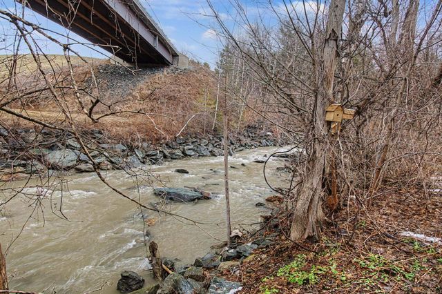 86 Stowe Street, Waterbury, VT 05676