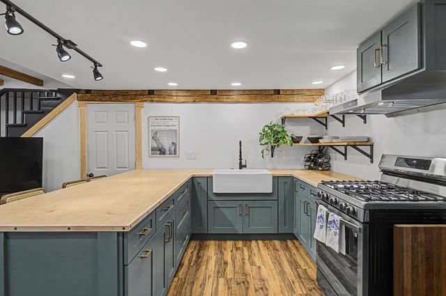 86 Stowe Street, Waterbury, VT 05676