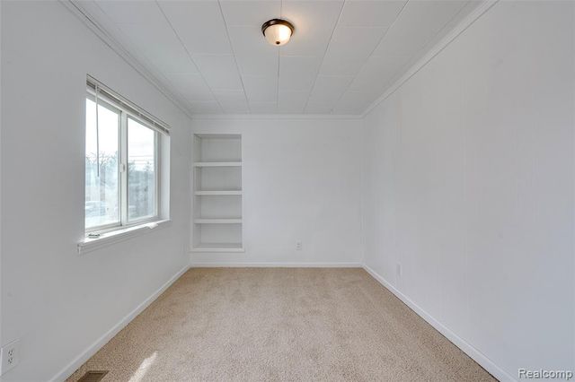 5645 N Linville Street, Westland, MI 48185