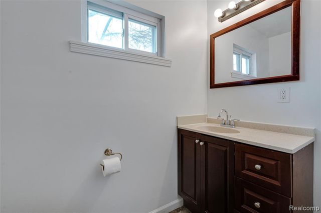 5645 N Linville Street, Westland, MI 48185