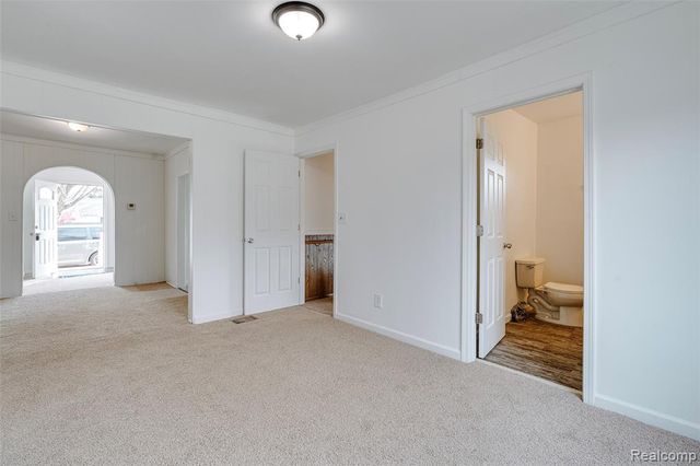 5645 N Linville Street, Westland, MI 48185