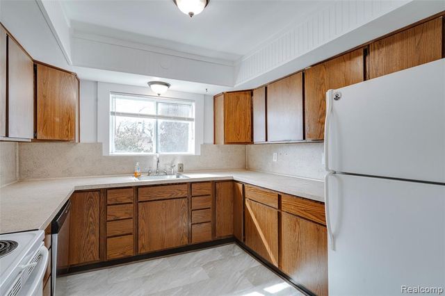 5645 N Linville Street, Westland, MI 48185