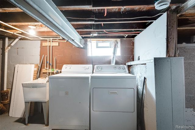 5645 N Linville Street, Westland, MI 48185