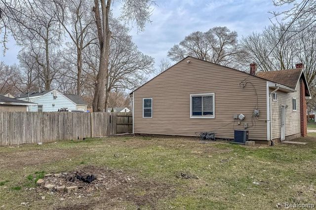 5645 N Linville Street, Westland, MI 48185