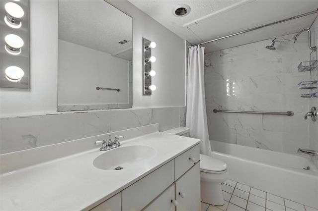 4524 Amesbury Drive A, Dallas, TX 75206