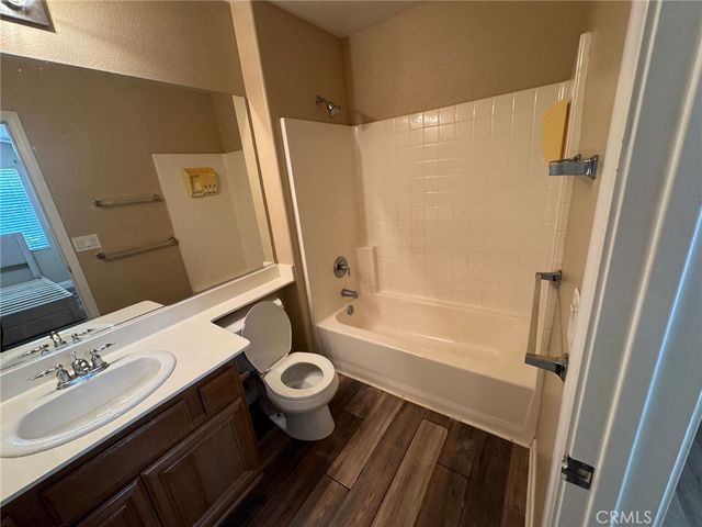 32023 Cottage Glen Drive, Lake Elsinore, CA 92532