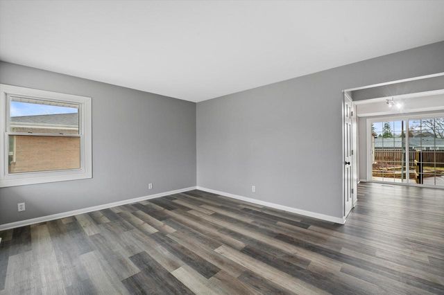 W148N8435 Albert PLACE, Menomonee Falls, WI 53051