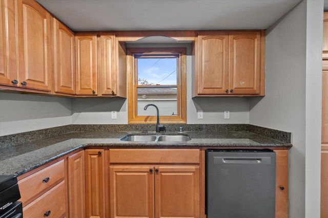 W148N8435 Albert PLACE, Menomonee Falls, WI 53051