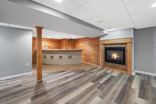 W148N8435 Albert PLACE, Menomonee Falls, WI 53051