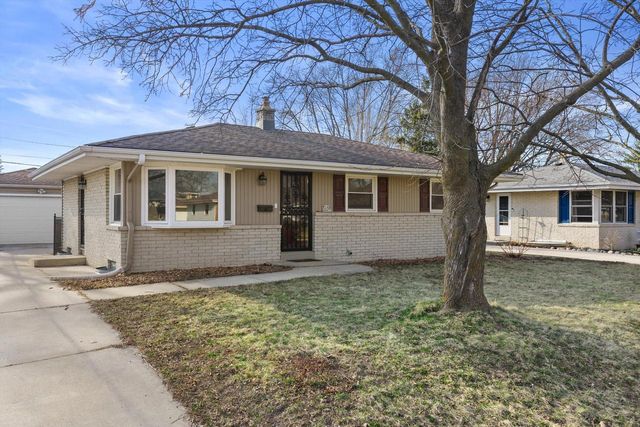 W148N8435 Albert PLACE, Menomonee Falls, WI 53051