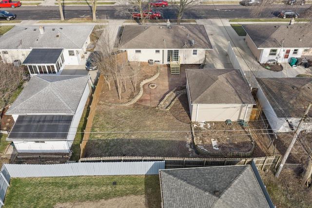 W148N8435 Albert PLACE, Menomonee Falls, WI 53051