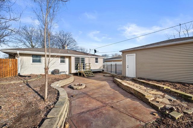 W148N8435 Albert PLACE, Menomonee Falls, WI 53051
