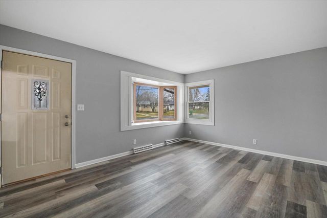 W148N8435 Albert PLACE, Menomonee Falls, WI 53051