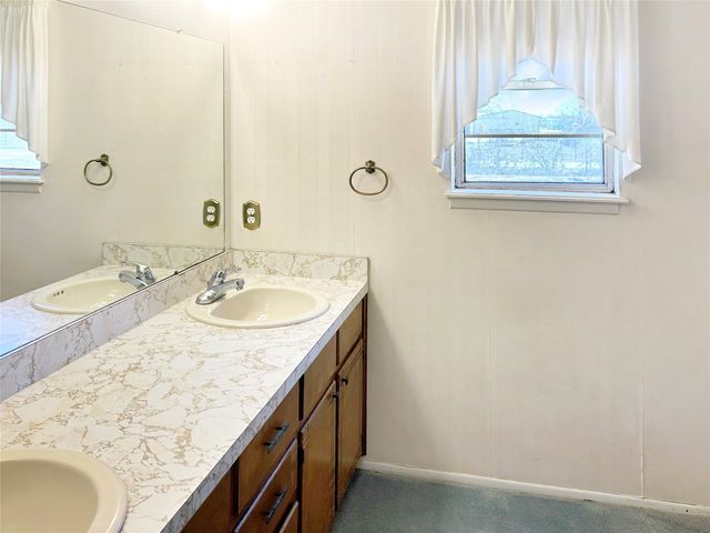 506 Avenue C, Carbon, TX 76435