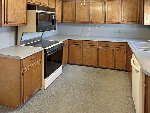 506 Avenue C, Carbon, TX 76435
