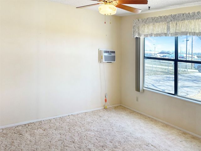 506 Avenue C, Carbon, TX 76435
