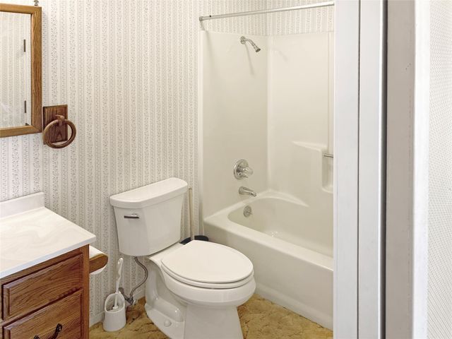 506 Avenue C, Carbon, TX 76435