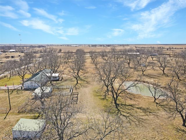 506 Avenue C, Carbon, TX 76435