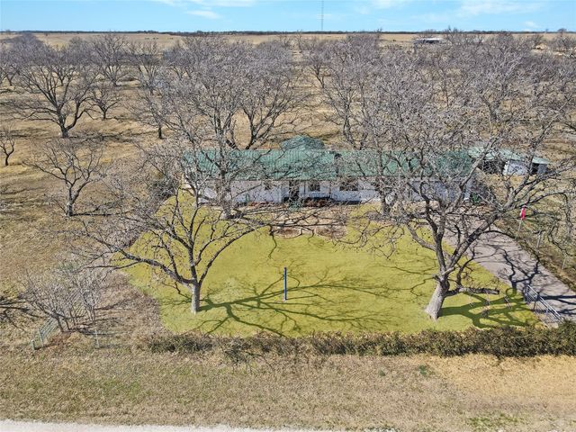 506 Avenue C, Carbon, TX 76435