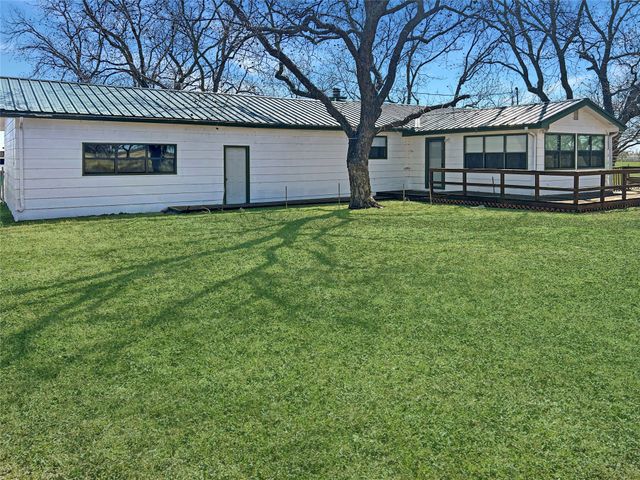 506 Avenue C, Carbon, TX 76435