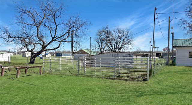 506 Avenue C, Carbon, TX 76435
