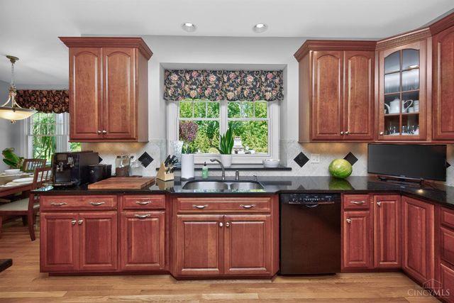 1041 Blue Sky Drive, Goshen Twp, OH 45122