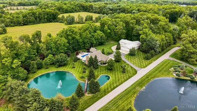 1041 Blue Sky Drive, Goshen Twp, OH 45122