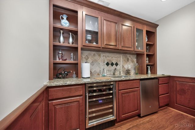 1041 Blue Sky Drive, Goshen Twp, OH 45122