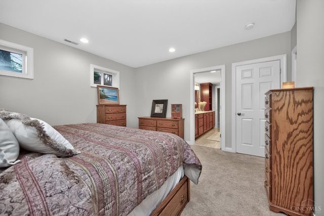 1041 Blue Sky Drive, Goshen Twp, OH 45122