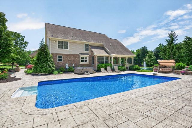 1041 Blue Sky Drive, Goshen Twp, OH 45122