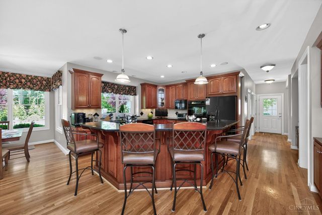 1041 Blue Sky Drive, Goshen Twp, OH 45122