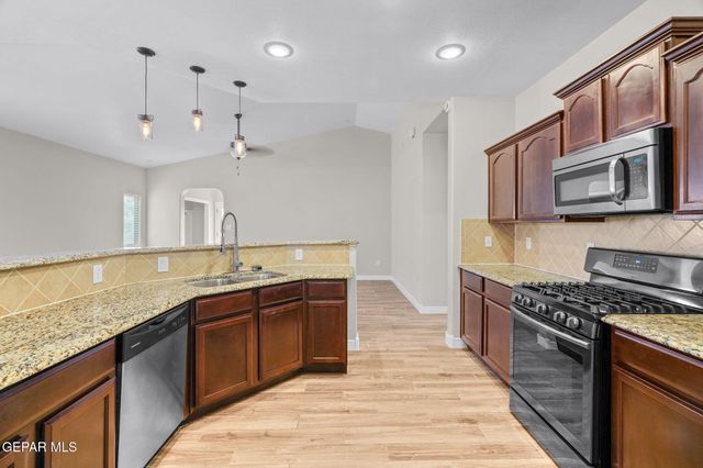 14353 N CAVE Drive, El Paso, TX 79938