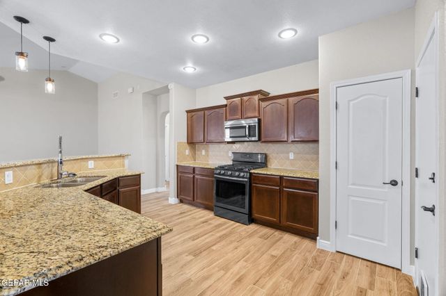 14353 N CAVE Drive, El Paso, TX 79938