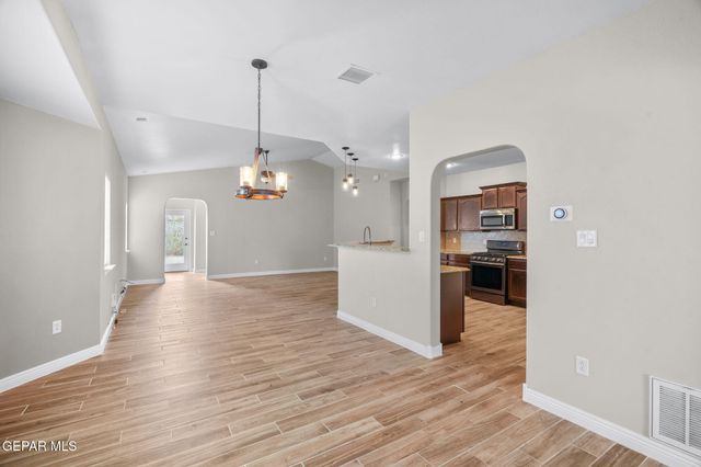 14353 N CAVE Drive, El Paso, TX 79938