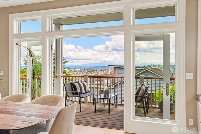 1616 Bigelow Avenue N, Seattle, WA 98109