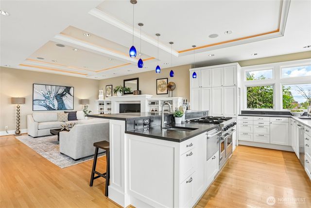 1616 Bigelow Avenue N, Seattle, WA 98109
