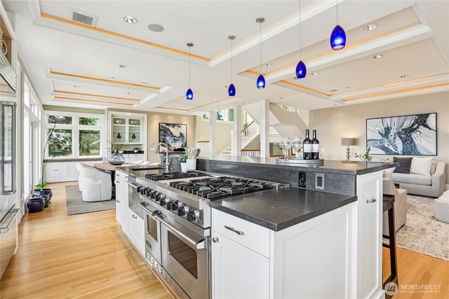 1616 Bigelow Avenue N, Seattle, WA 98109