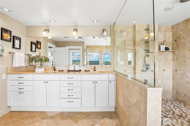 1616 Bigelow Avenue N, Seattle, WA 98109