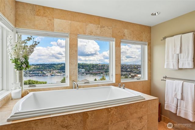 1616 Bigelow Avenue N, Seattle, WA 98109