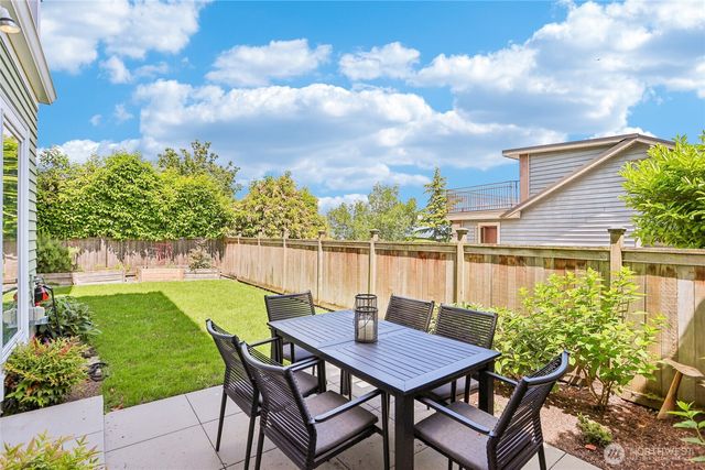 1616 Bigelow Avenue N, Seattle, WA 98109