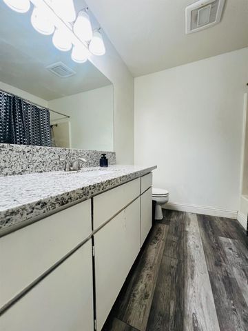 513 Algen Ct, Modesto, CA 95358