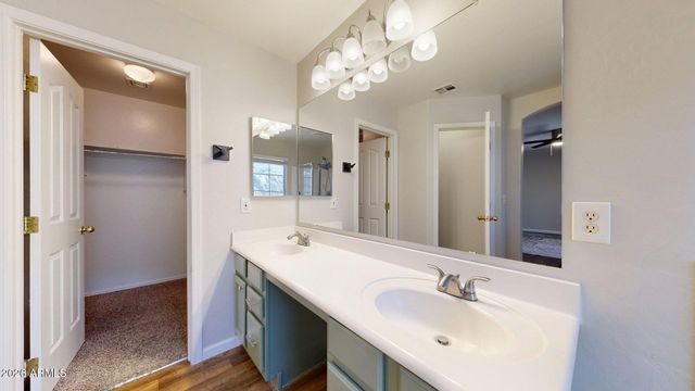 451 W MOUNTAIN SAGE Drive, Phoenix, AZ 85045