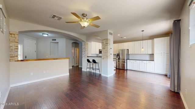 451 W MOUNTAIN SAGE Drive, Phoenix, AZ 85045