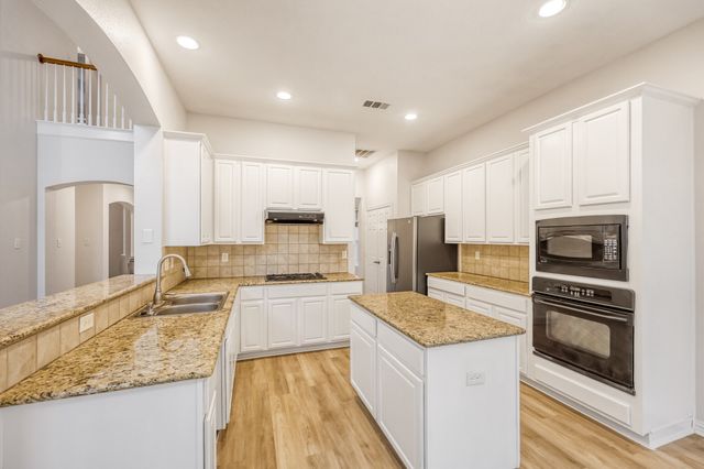 5747 Appalossa Drive, Grand Prairie, TX 75052