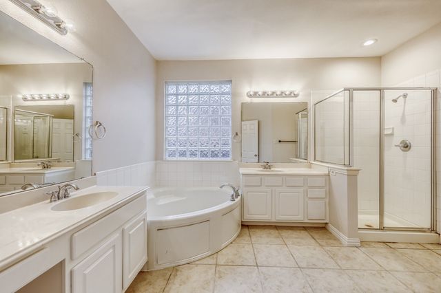 5747 Appalossa Drive, Grand Prairie, TX 75052