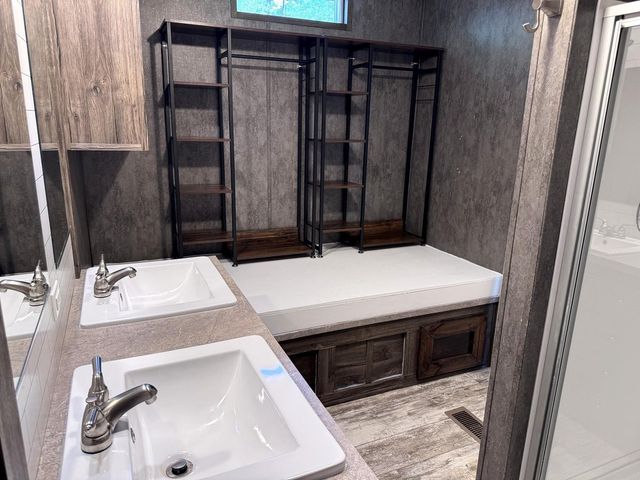 25 County Road 3893 W, Cleveland, TX 77328